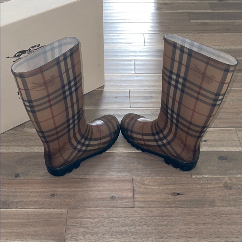 Burberry Haymarket Rubber Rain Boot - Picture 4 of 10